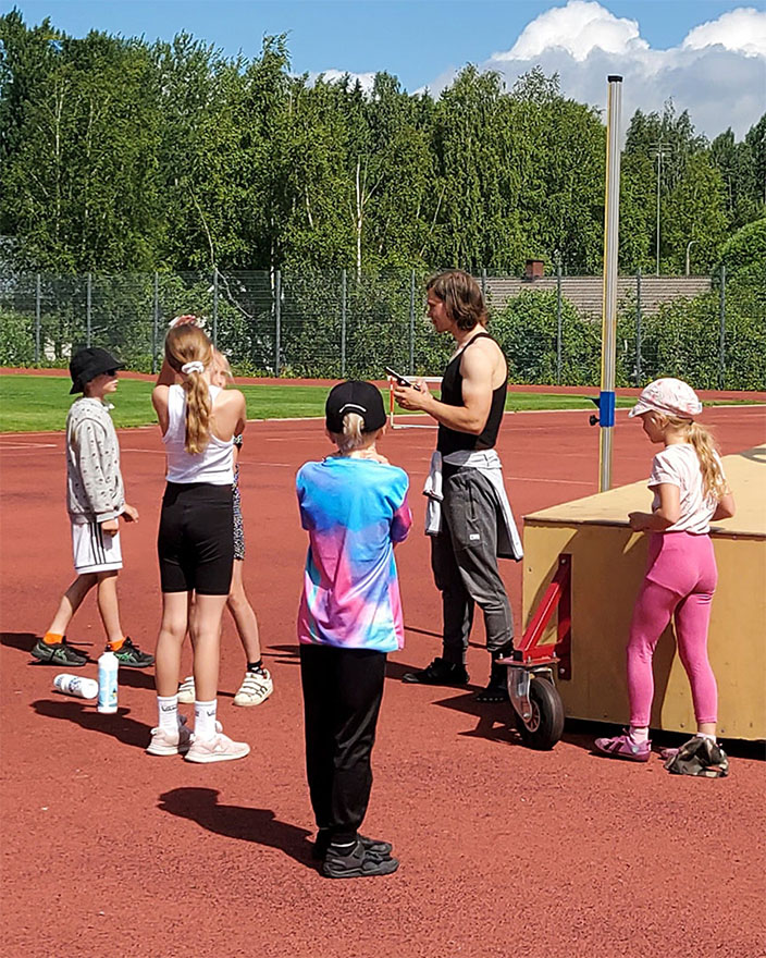 Vehmaisten Urheilijat, aamun urheilukoulut